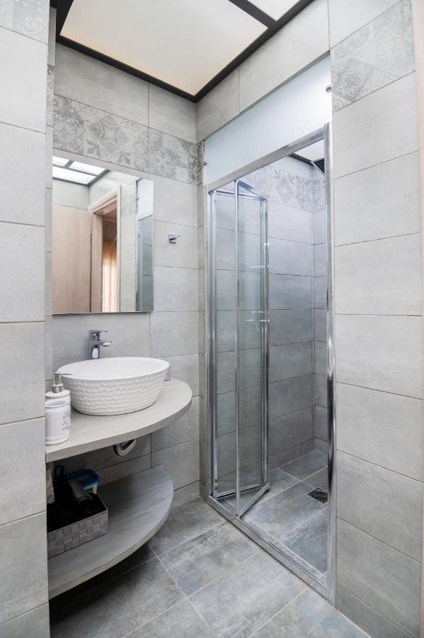 The "Maze" By Ck&G Apartment Athena Bagian luar foto